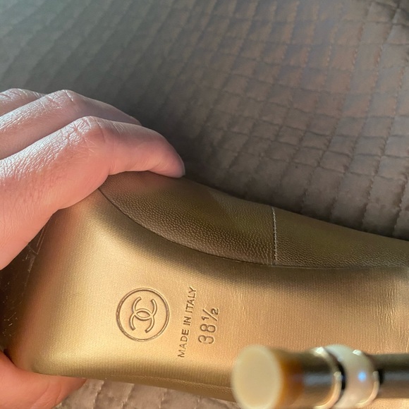 - Chanel gold shoes - Picture 5 of 5